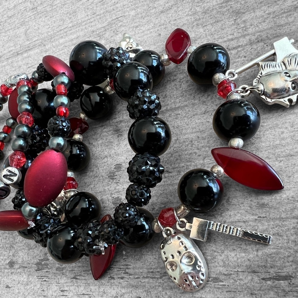 Horror Movie themed bracelet stretchy stackable charm bracelet black red - Picture 4 of 11